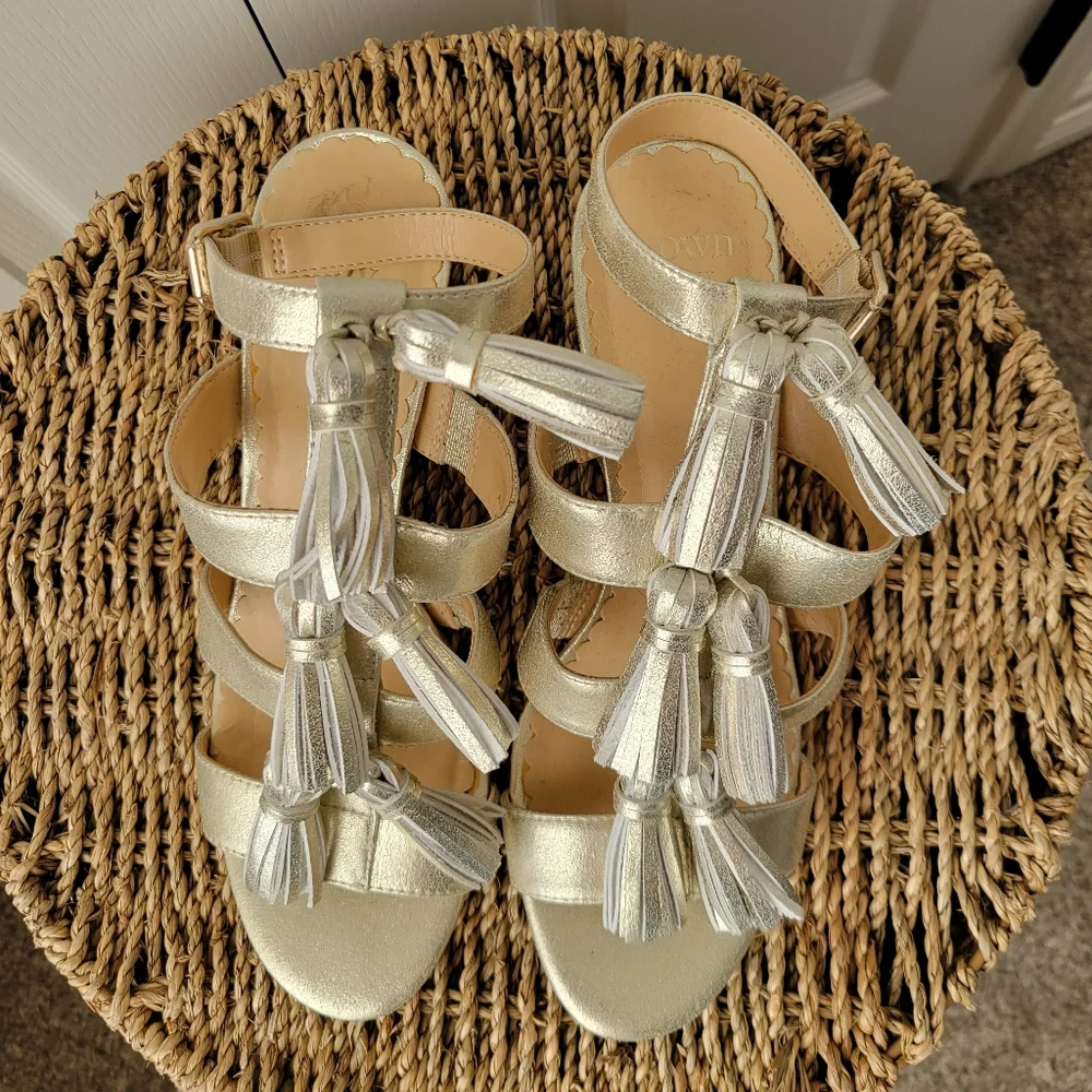 NWOT Crown & Ivy Light Gold Heels Size 8 1/2 Medium Width - Picture 2 of 6